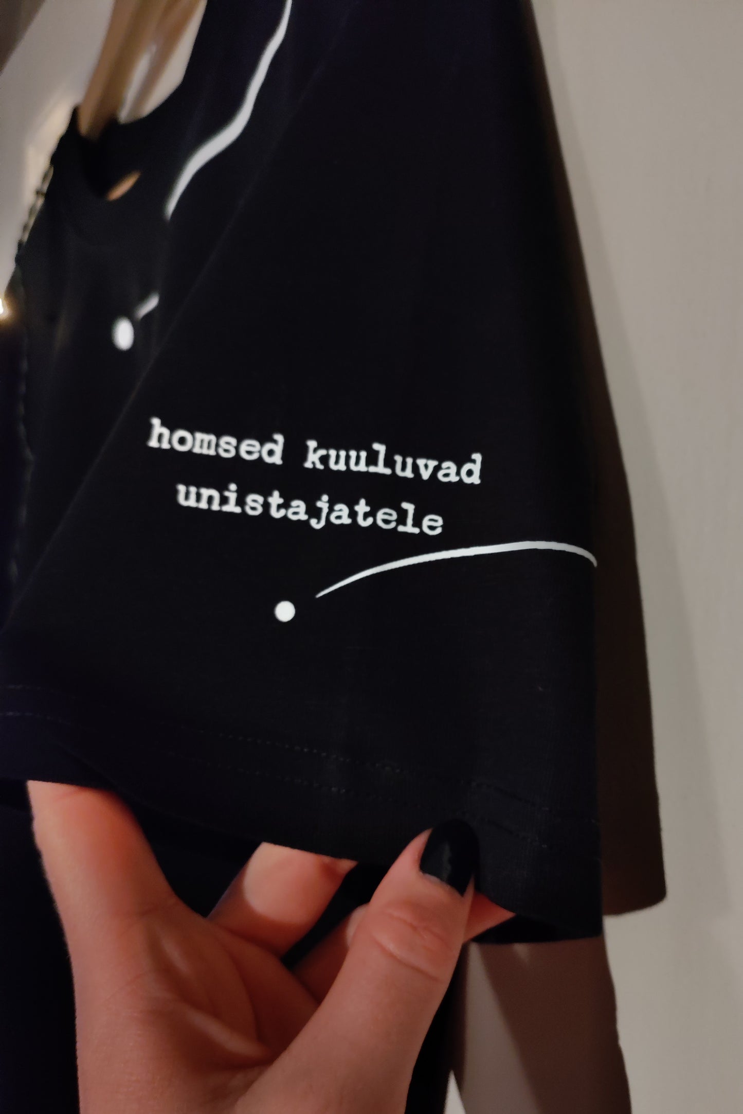 Pluus "homsed kuuluvad unistajatele?“ must